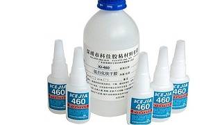 粘硅胶的胶水那种好，这样选择胶水让粘接事半功倍