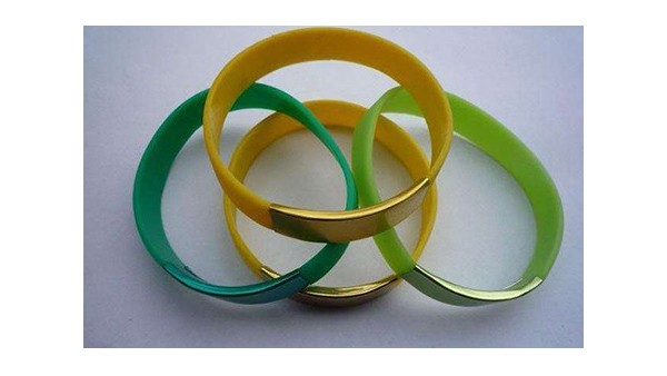 粘硅胶胶水，硅胶制品用什么胶水粘能达到破材效果