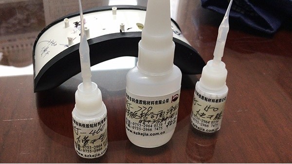 硬塑料用什么胶水粘，粘接牢固不发白