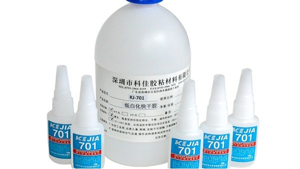 低白化快干胶的优点探析-低白化快干胶