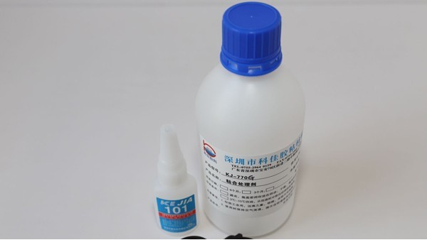 塑料怎么粘金属，用什么胶水粘得比较牢固？