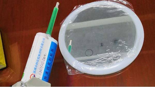 ABS粘烤漆，用什么胶水能粘住