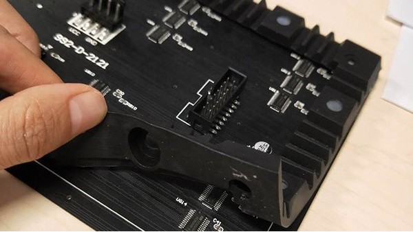 fpc柔性电路板粘硅胶怎么粘才牢固